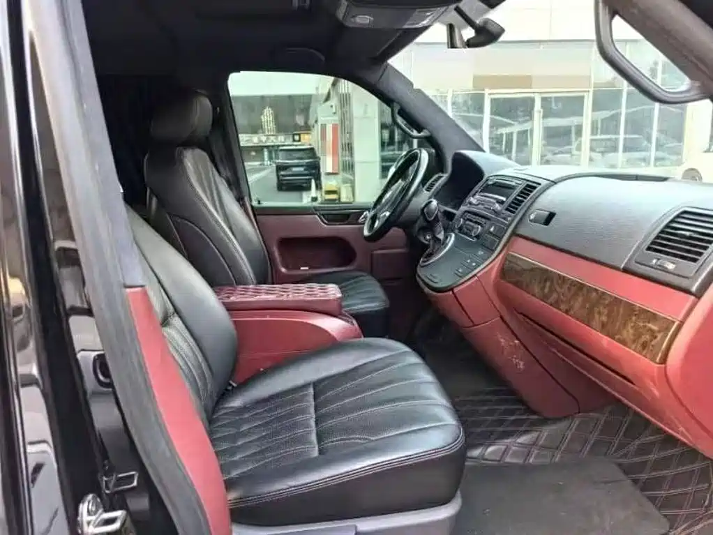 Volkswagen Multivan — миниатюра 6