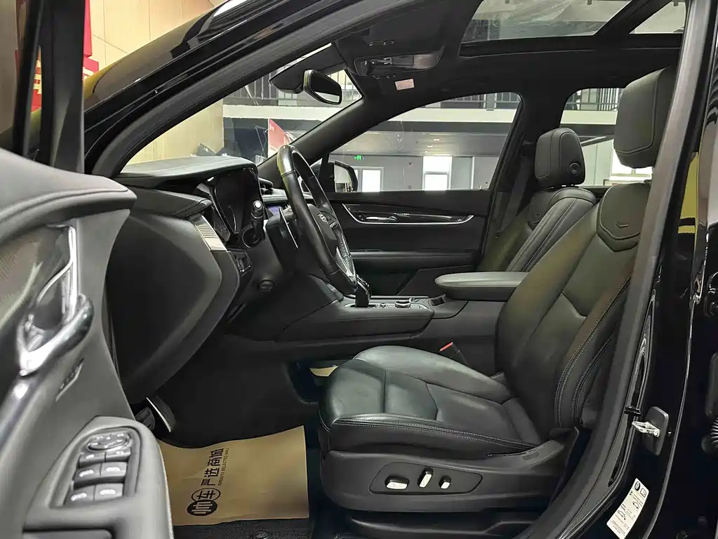 Cadillac XT6 — миниатюра 8