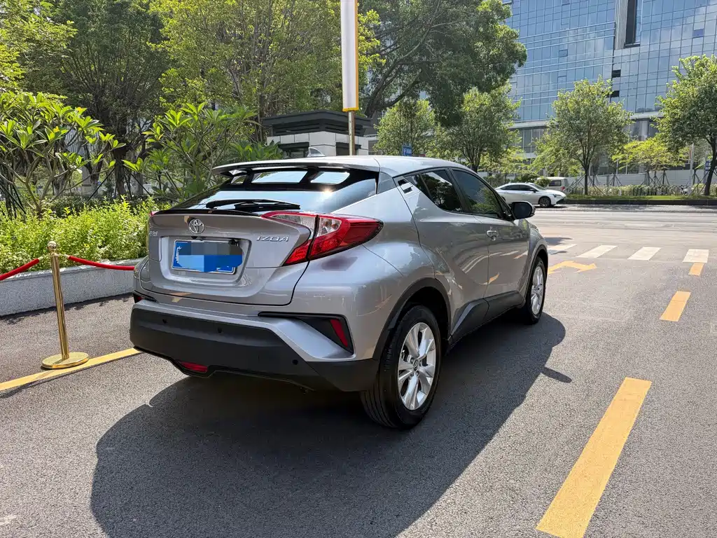Toyota IZOA — миниатюра 4