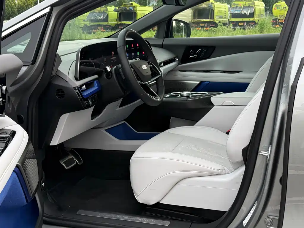 Cadillac IQ — миниатюра 4