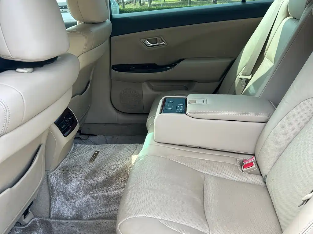 Toyota Crown 2011 2.5L Royal