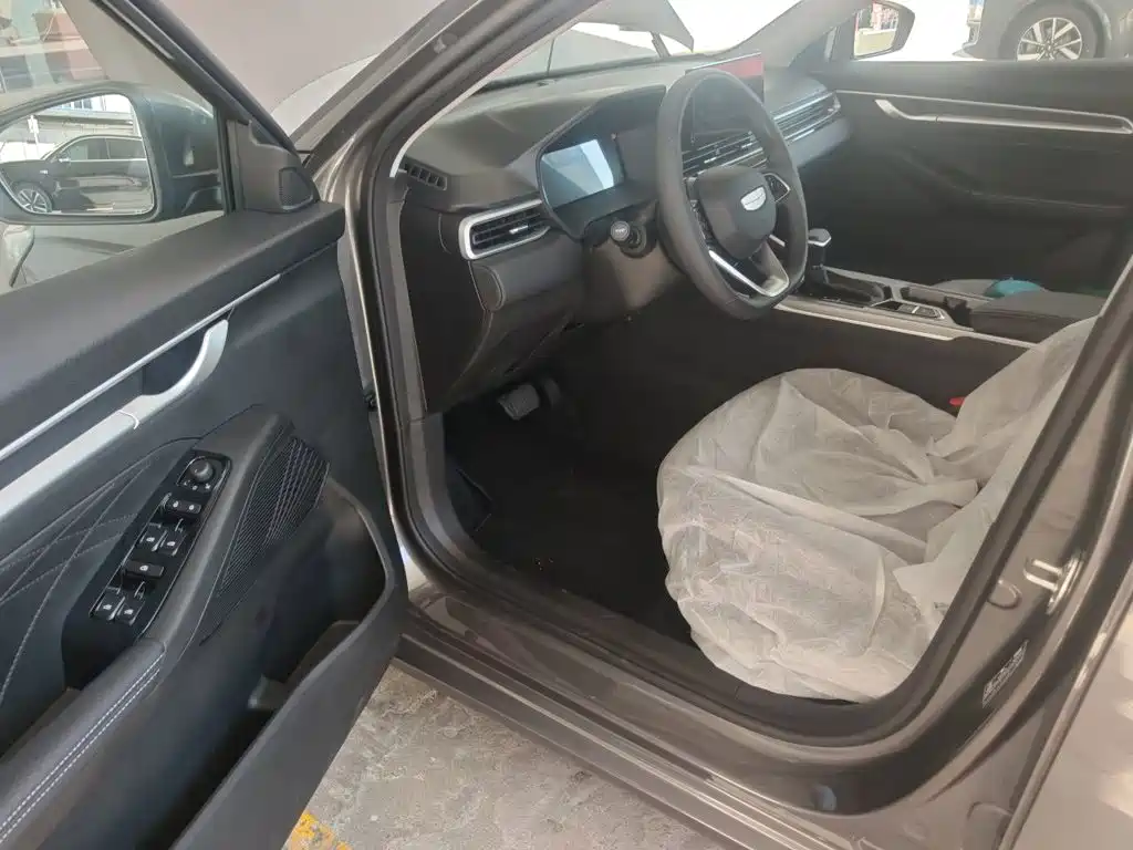 Geely Emgrand — миниатюра 17