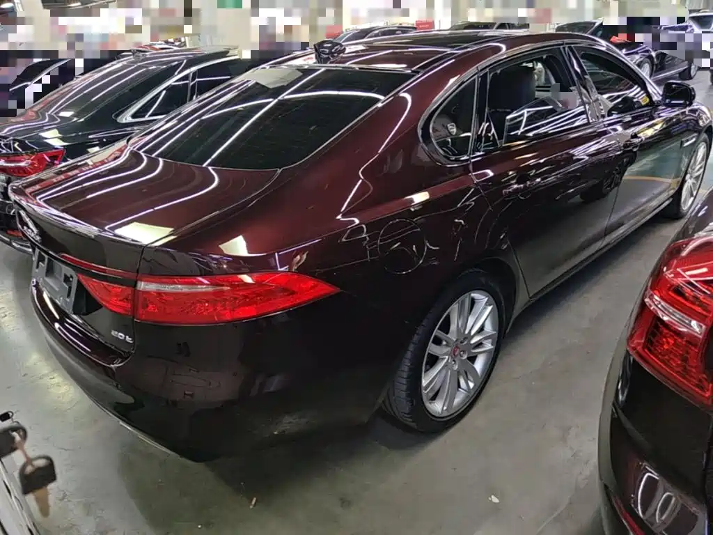 Jaguar XFL — миниатюра 7