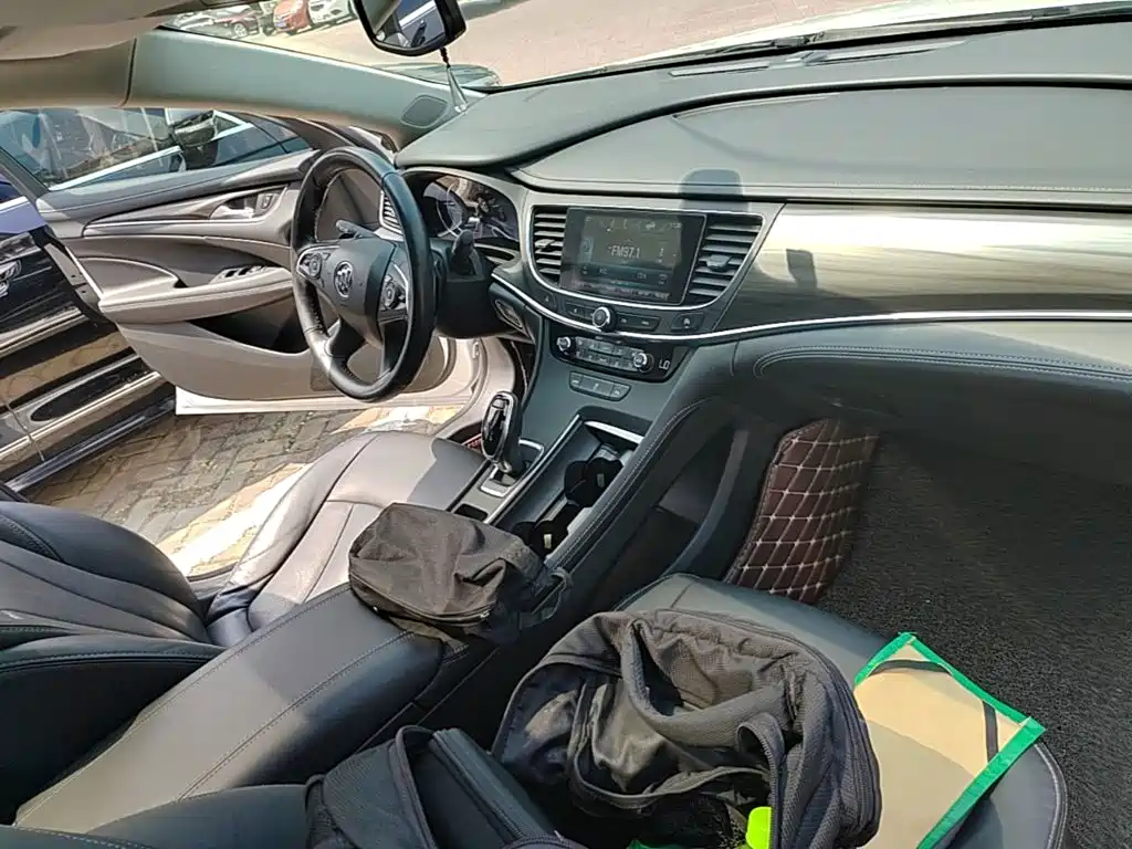Buick LaCrosse — миниатюра 10