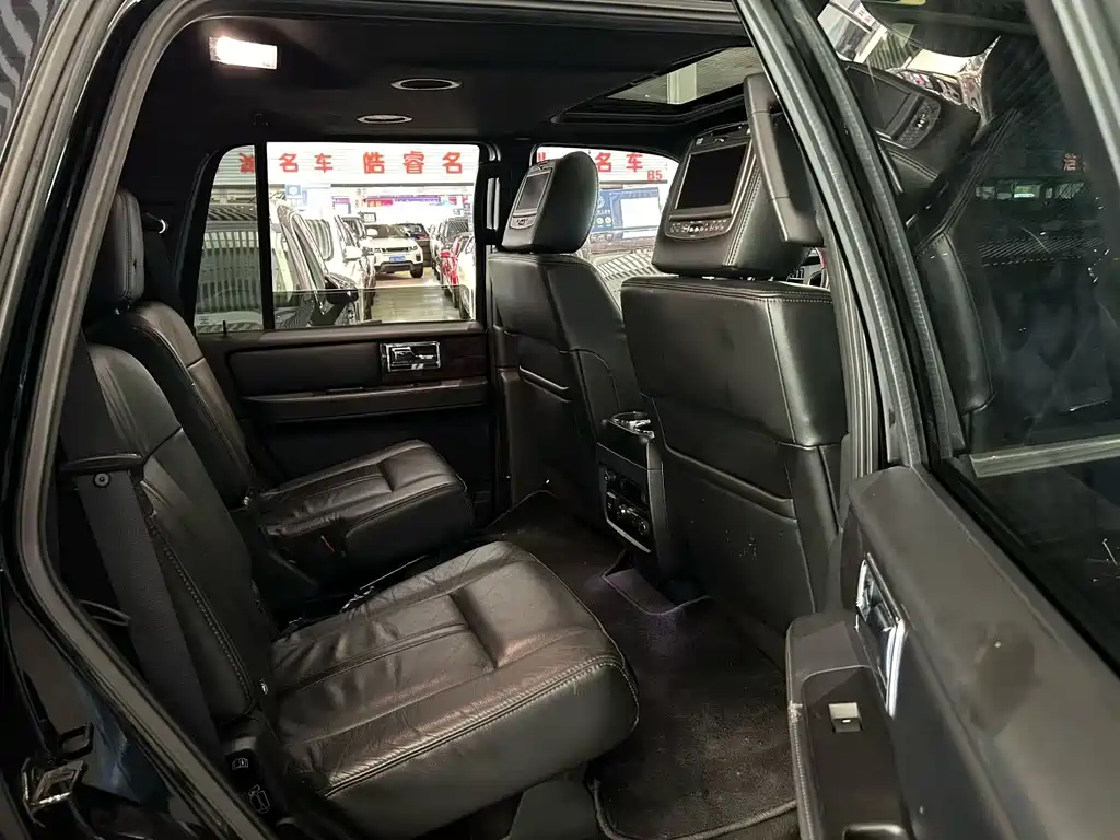 Lincoln Navigator — миниатюра 6