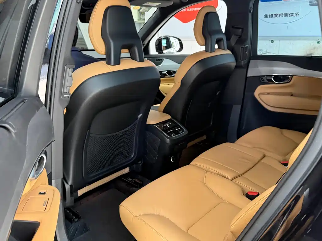 Volvo XC90 — миниатюра 3