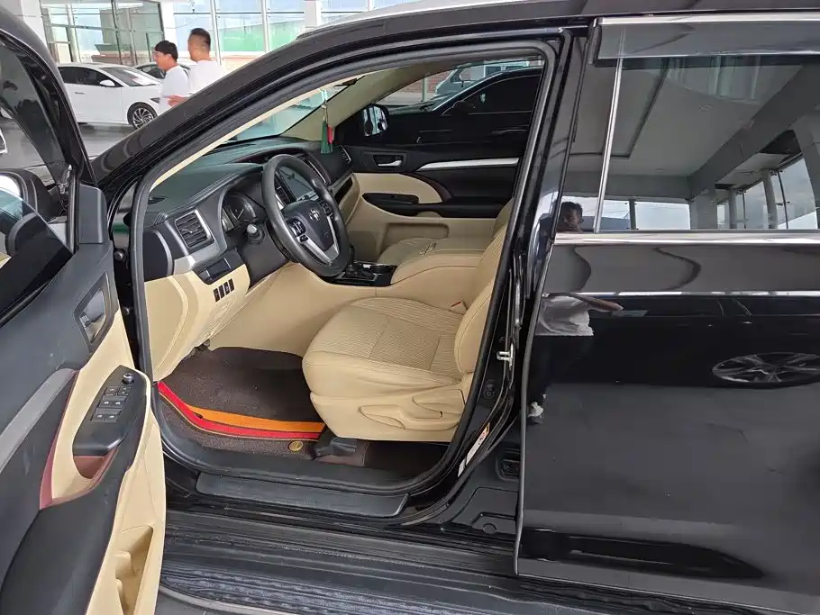 Toyota Highlander — миниатюра 9