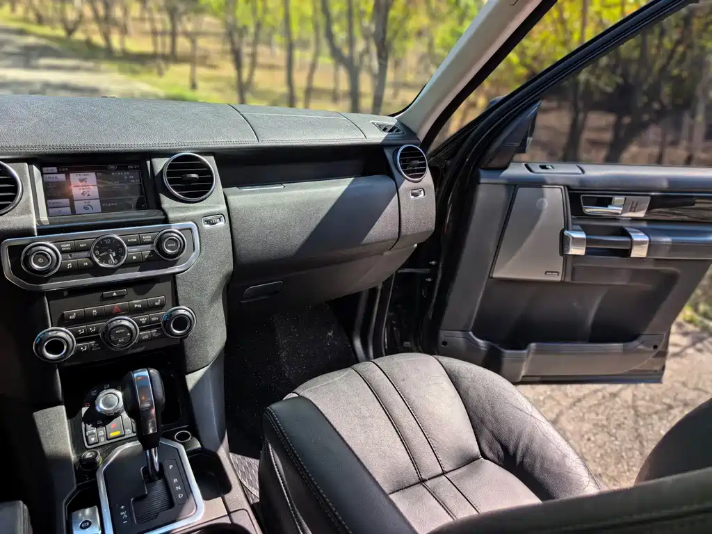 Land Rover Discovery — миниатюра 21