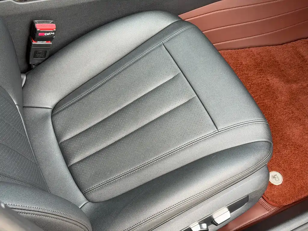 BMW 5 Series — миниатюра 12