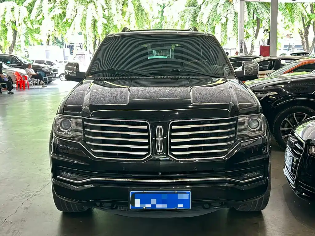 Lincoln Navigator — миниатюра 2