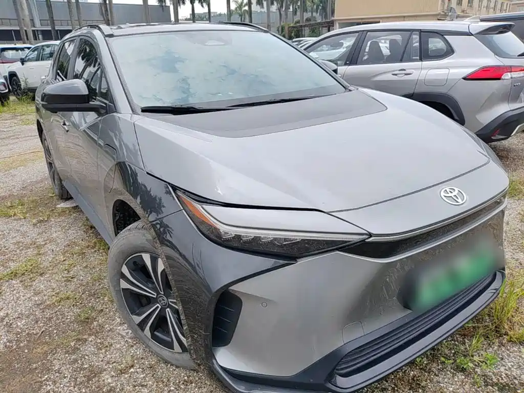 Toyota bZ4X — миниатюра 4