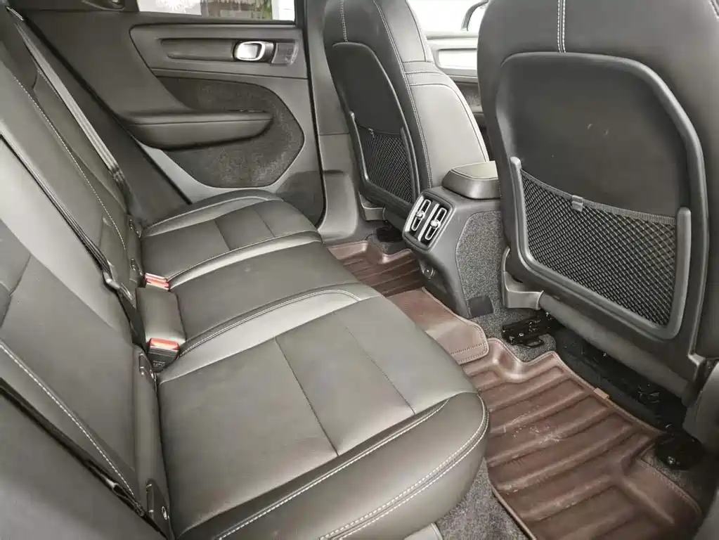 Volvo XC40 — миниатюра 10