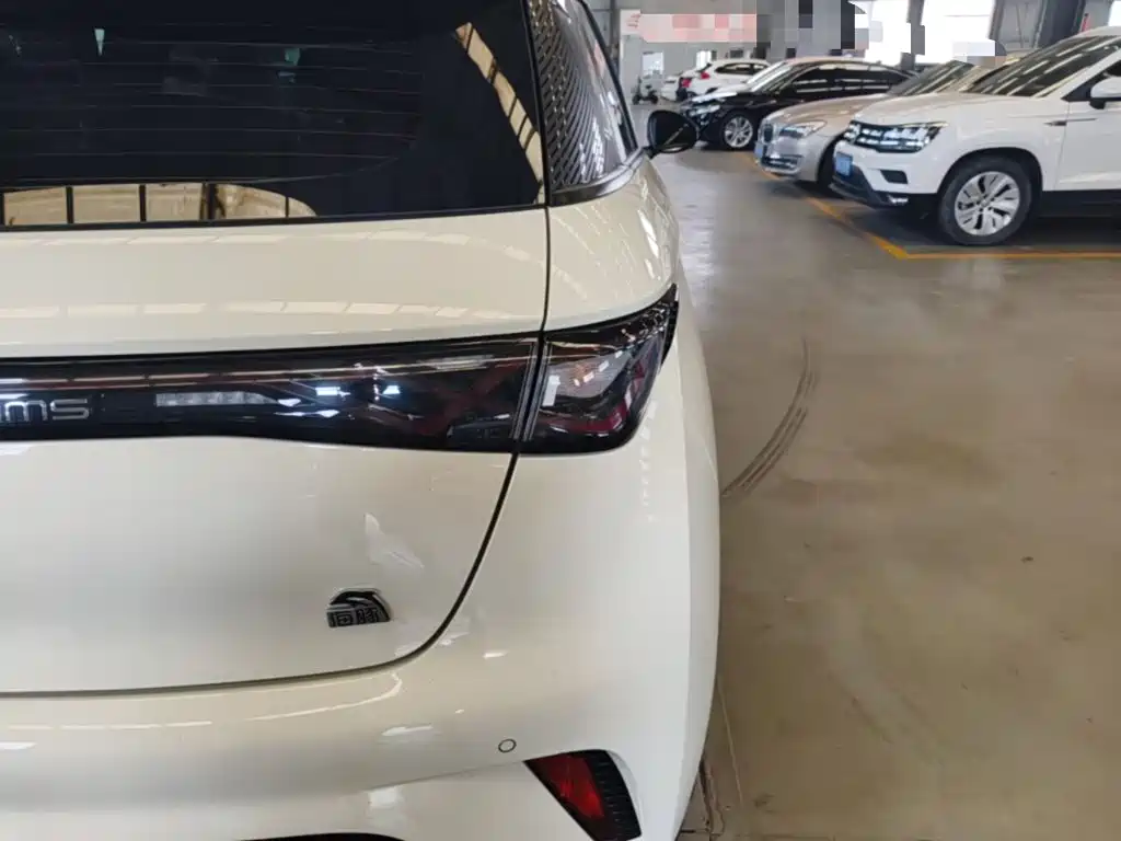 BYD Dolphin — миниатюра 8