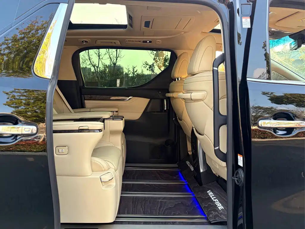 Toyota Vellfire — миниатюра 20