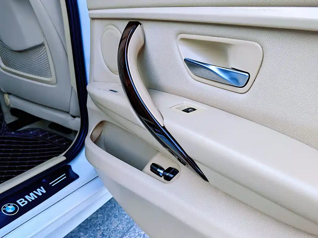 BMW 3 Series — миниатюра 25