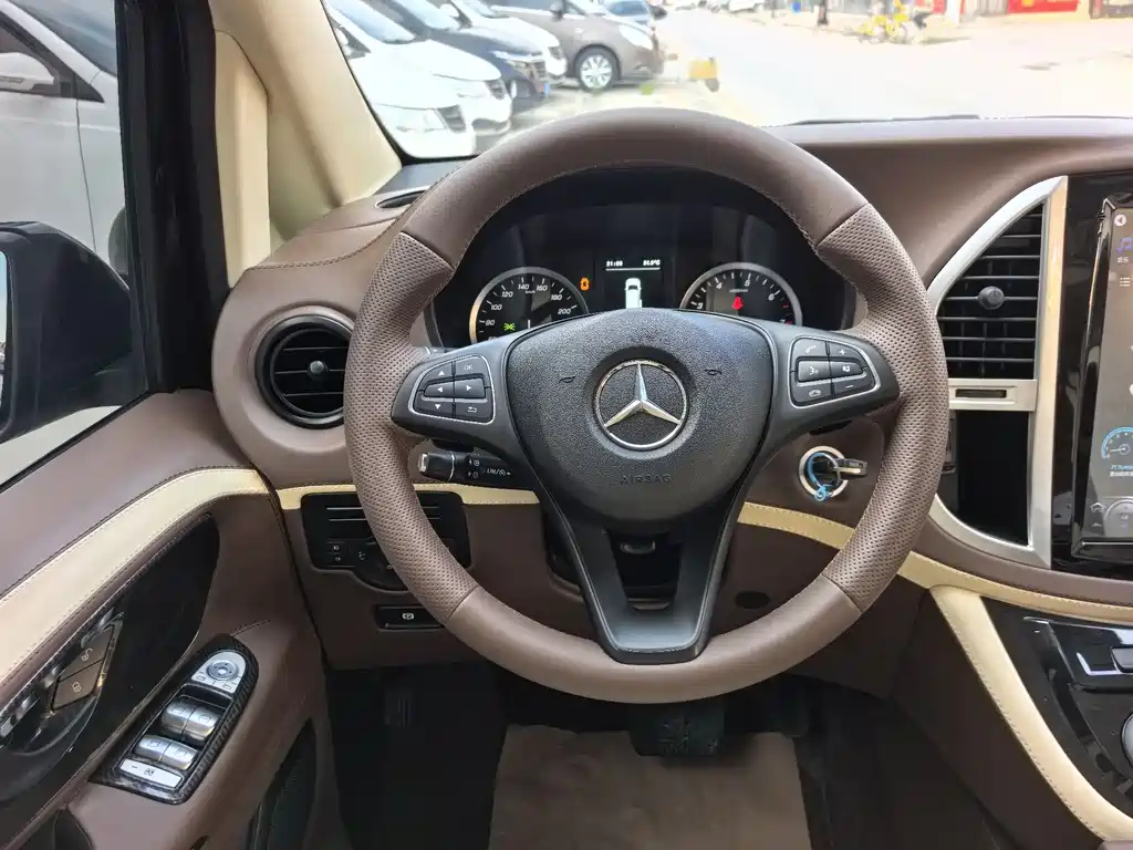 Mercedes-Benz Vito 2020 2.0T Elite 7 мест