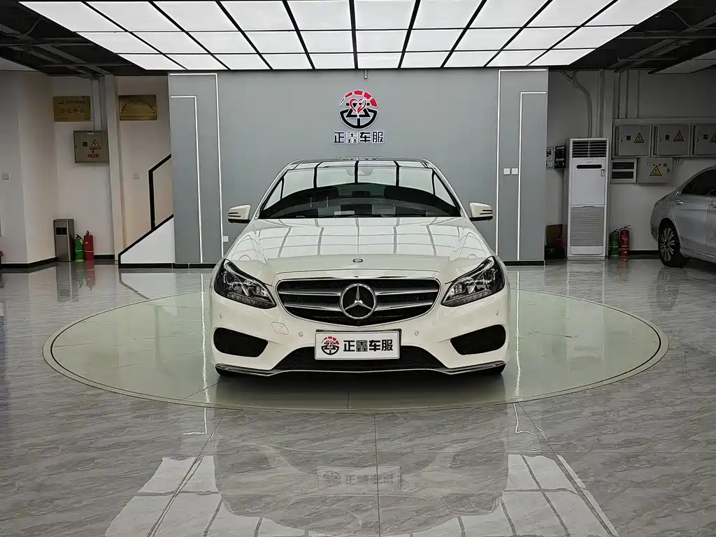 Mercedes-Benz E-Class — миниатюра 2