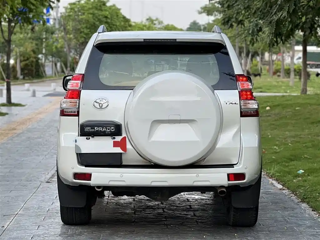 Toyota Land Cruiser Prado 2014 2.7L AT Standard