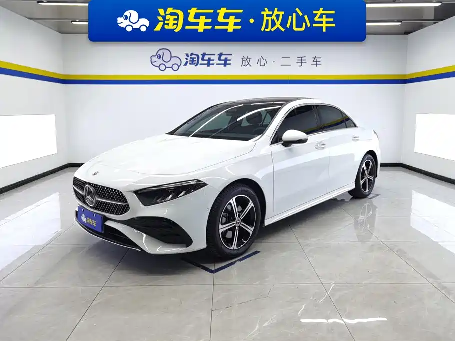 Mercedes-Benz A-Class A 2024 A 200 L Fashion