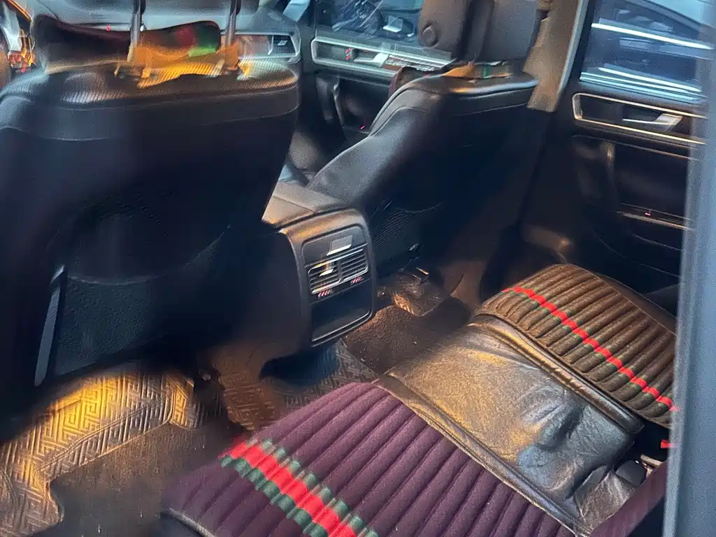 Volkswagen Touareg — миниатюра 7