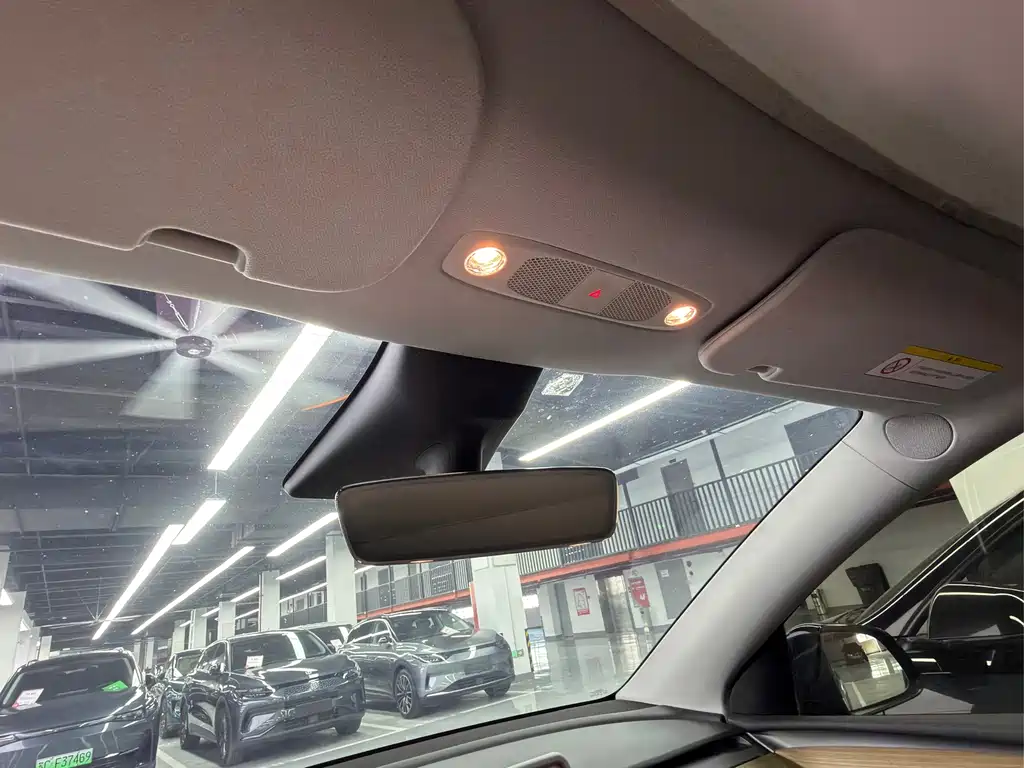 Mercedes-Benz EQC — миниатюра 9