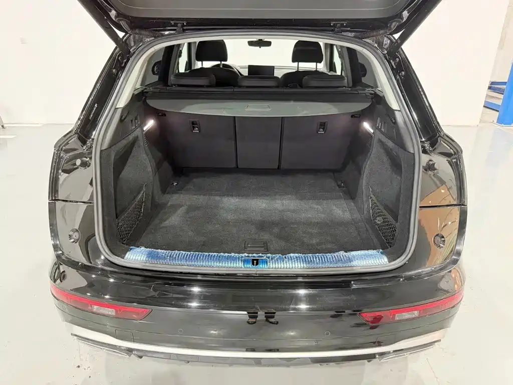 Audi Q5L id 4674464 из Китая 14