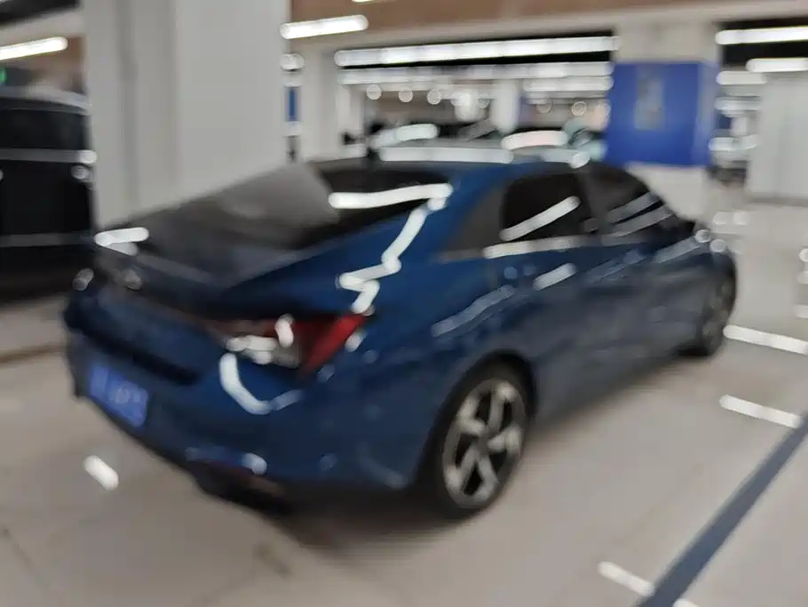 Hyundai Elantra — миниатюра 3