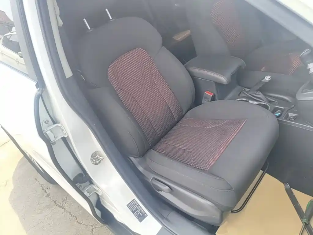 Haval M6 — миниатюра 25