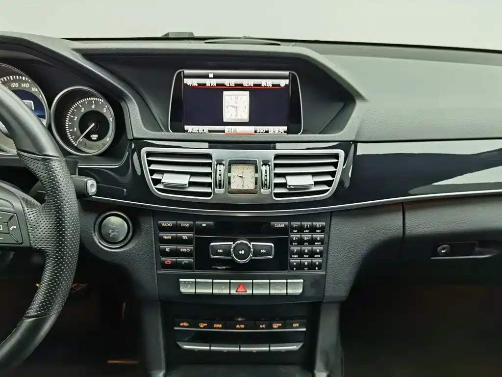 Mercedes-Benz E-Class — миниатюра 12