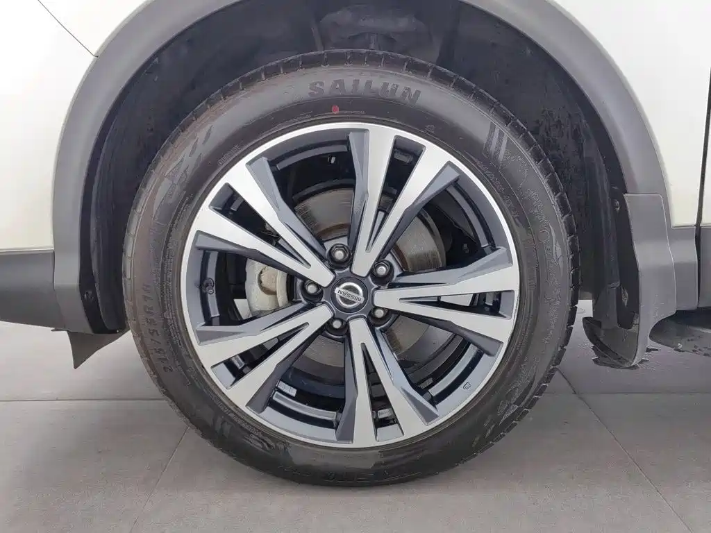 Nissan Qashqai — миниатюра 17