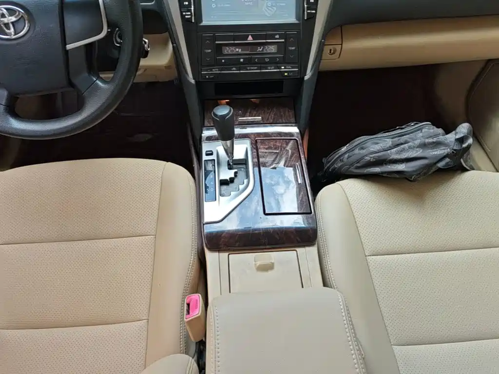 Toyota Camry — миниатюра 14