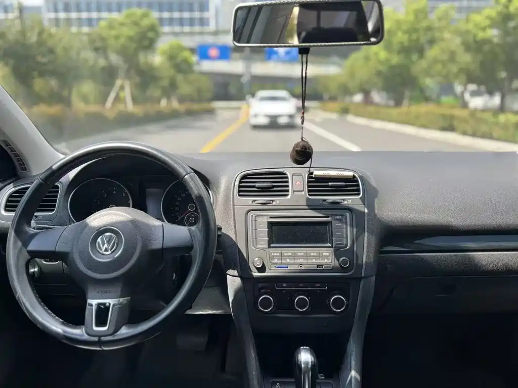 Volkswagen Golf — миниатюра 12