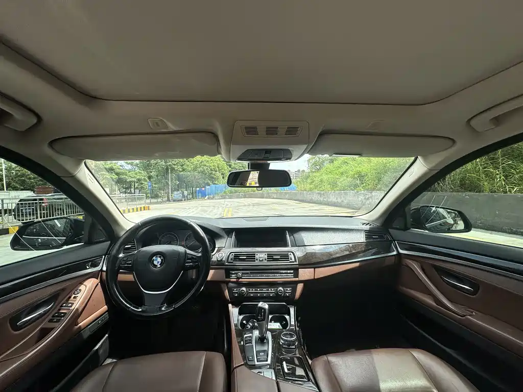 BMW 5 Series — миниатюра 5