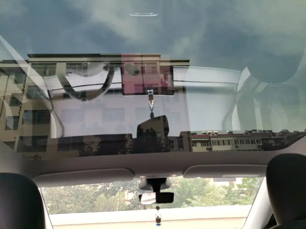 Tesla Model Y — миниатюра 19