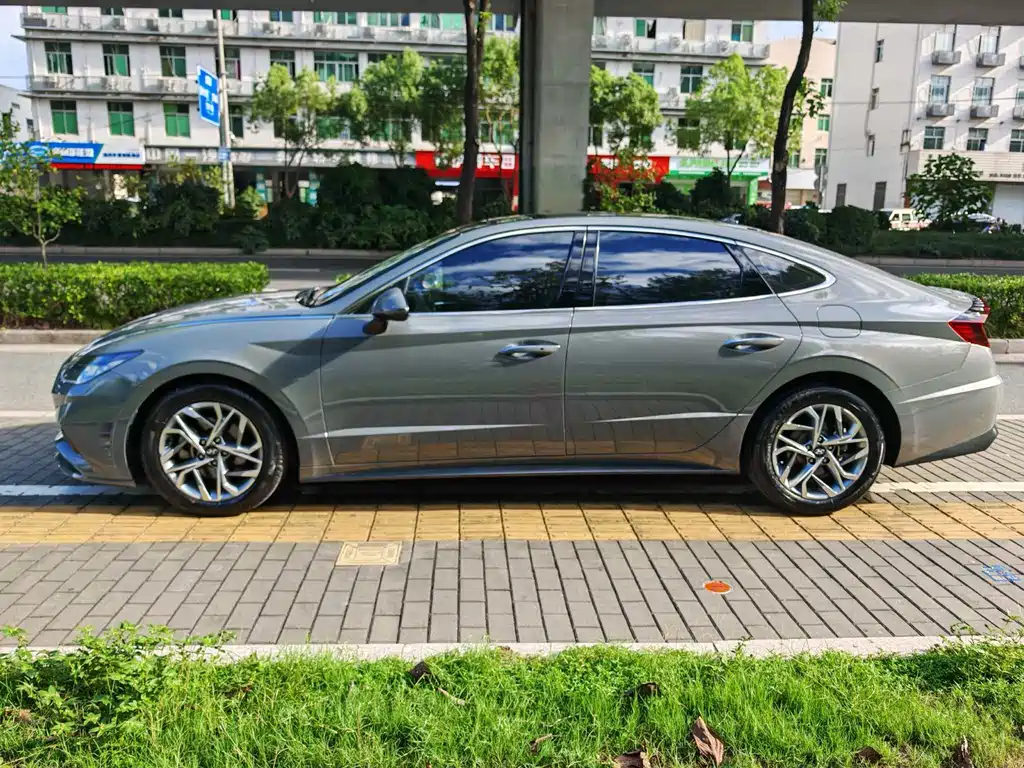 MODERN SONATA