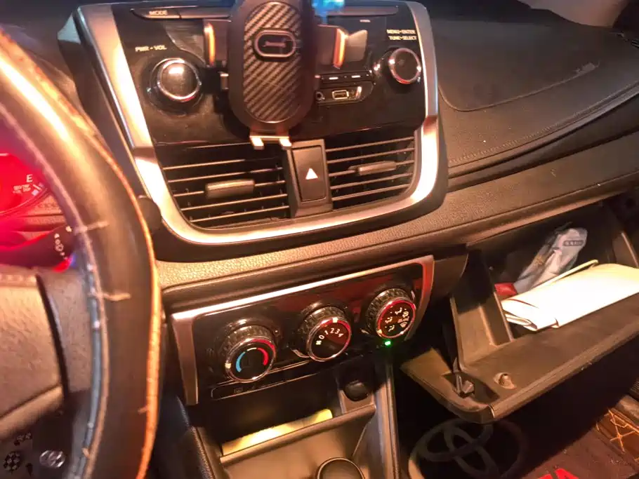 Toyota Yaris L — миниатюра 13