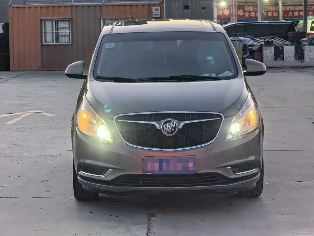 Buick GL8 — миниатюра 2