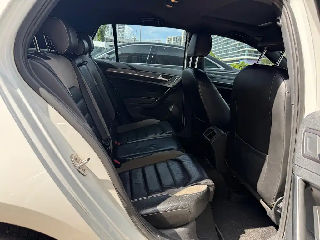 Volkswagen Golf — миниатюра 15