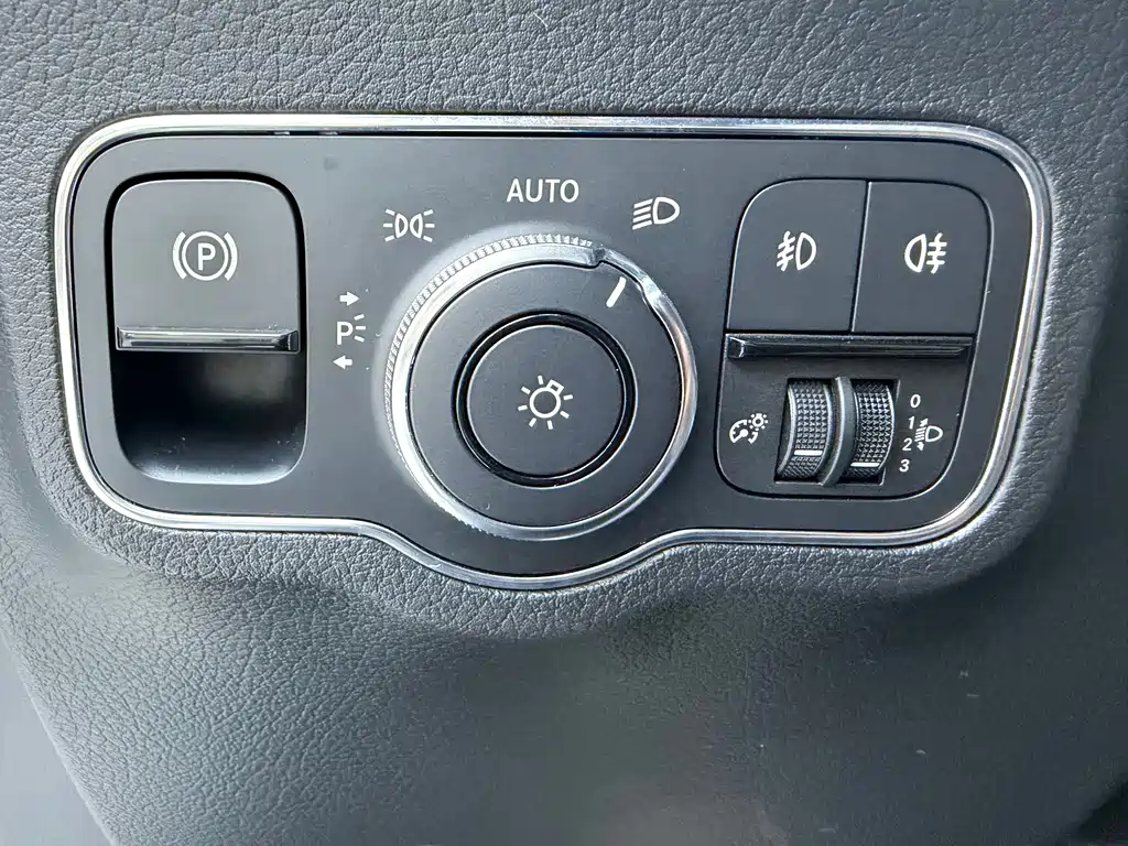 Mercedes-Benz GLA Facelift GLA 180, фото 9