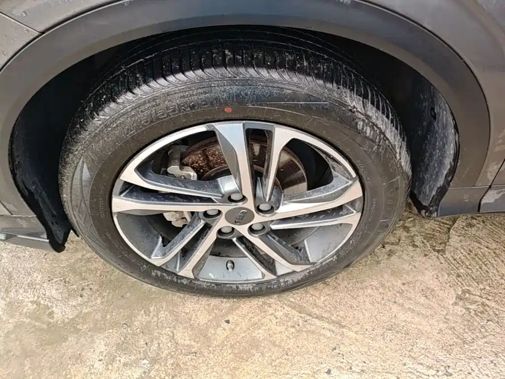 Geely Binyue — миниатюра 23