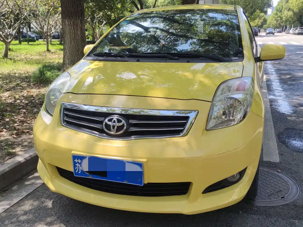 Toyota Yaris — миниатюра 2