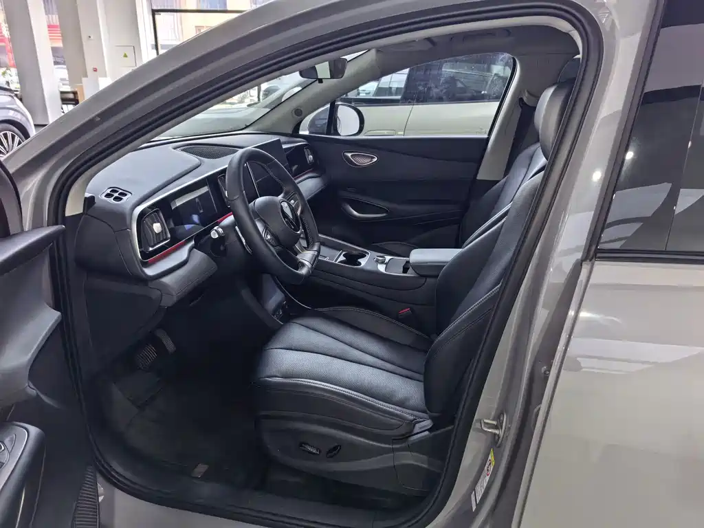BYD Sealion 05 EV — миниатюра 2