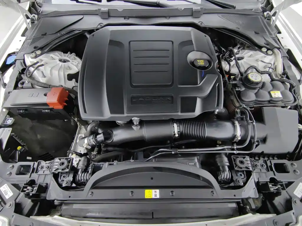 Jaguar XFL — миниатюра 6