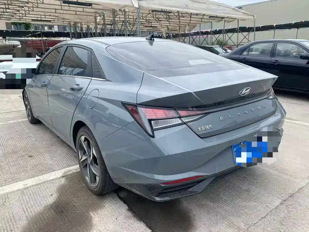 Hyundai Elantra — миниатюра 3