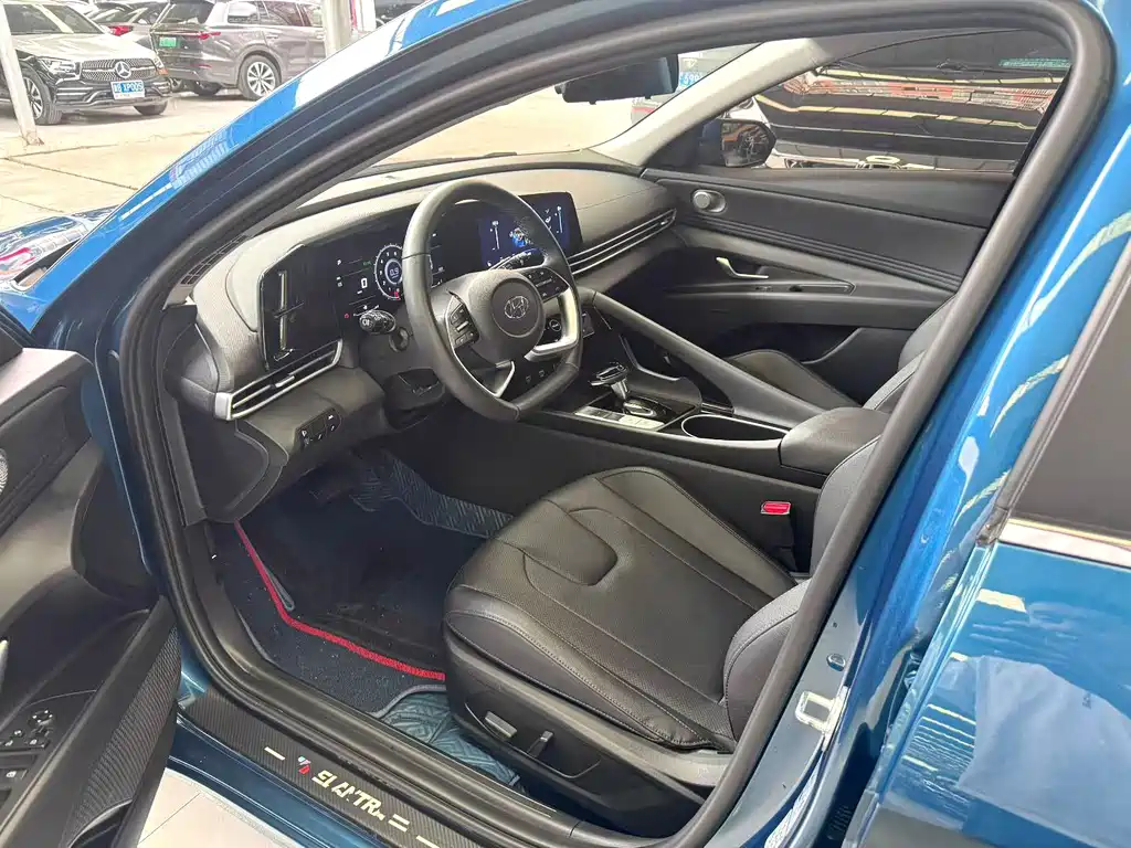 Hyundai Elantra — миниатюра 4