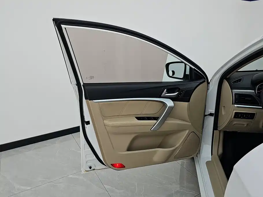 Geely Emgrand — миниатюра 7