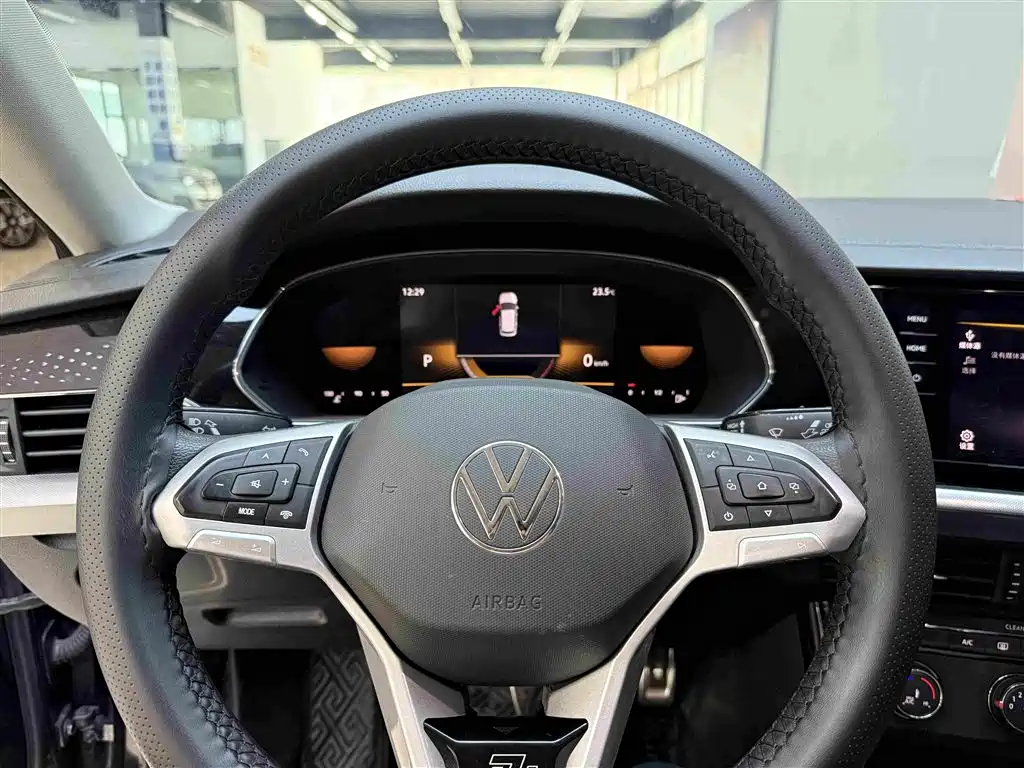 Volkswagen Passat 2022 280TSI
