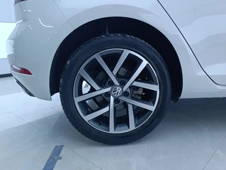 Volkswagen Golf — миниатюра 6