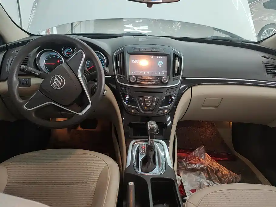Buick Regal — миниатюра 12