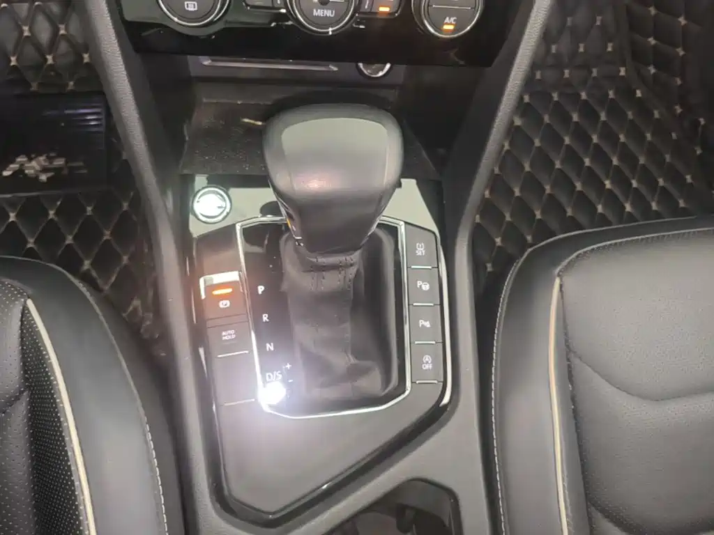 Volkswagen Tiguan L — миниатюра 13